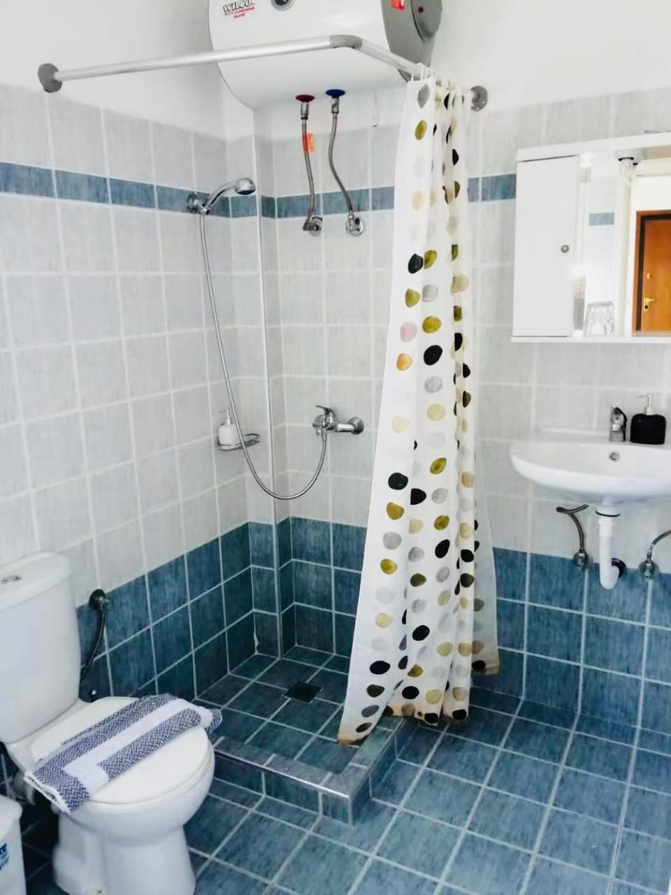 Shower, Toilet, Bathroom