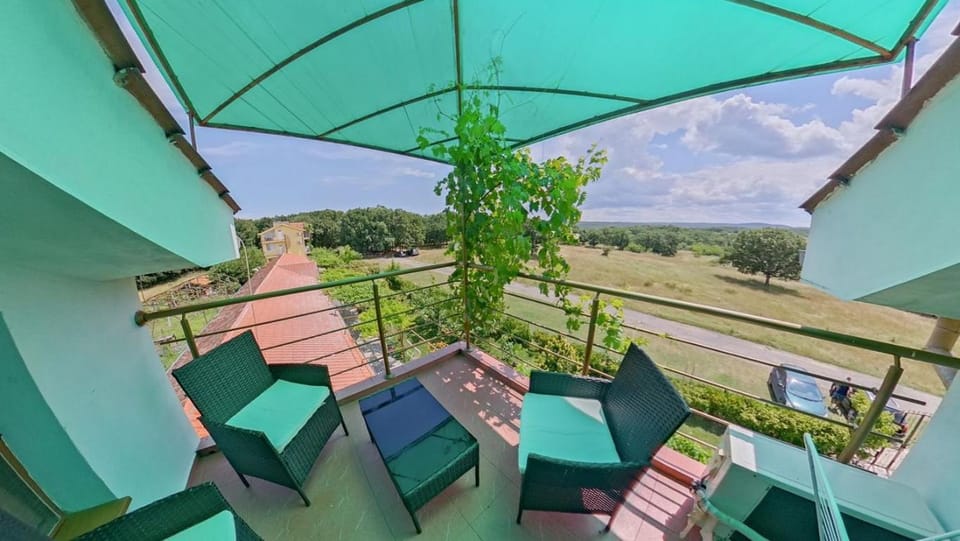Day, Natural landscape, Garden, View (from property/room), Balcony/Terrace, Garden view, Mountain view