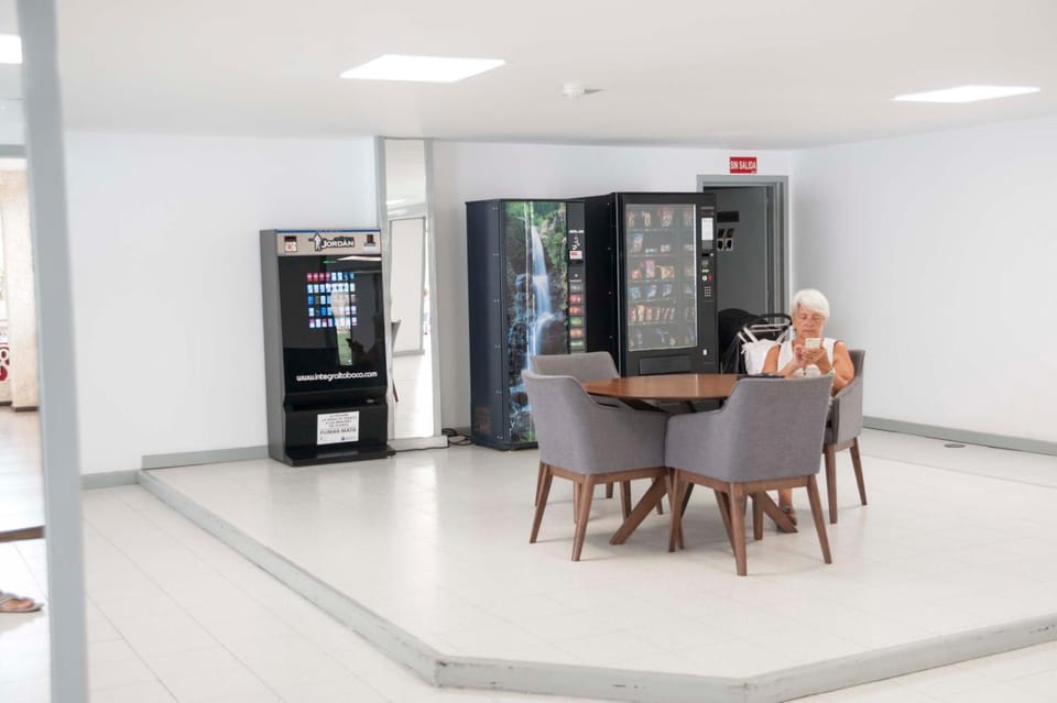 Lobby or reception, Lounge or bar