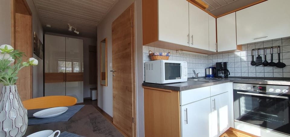 Dining area, kitchen