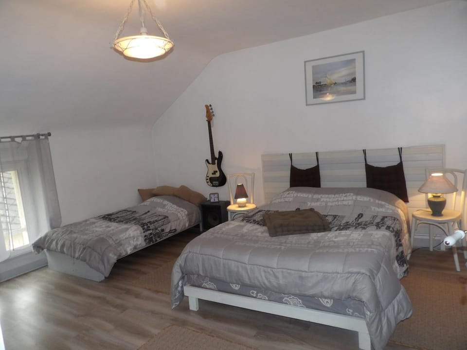 Bed, Photo of the whole room