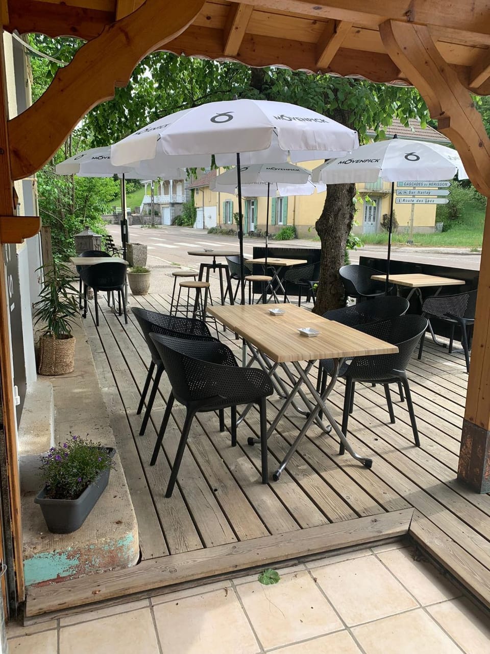 Patio, Restaurant/places to eat