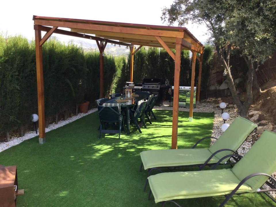 Property building, Patio, BBQ facilities, Garden, Area and facilities