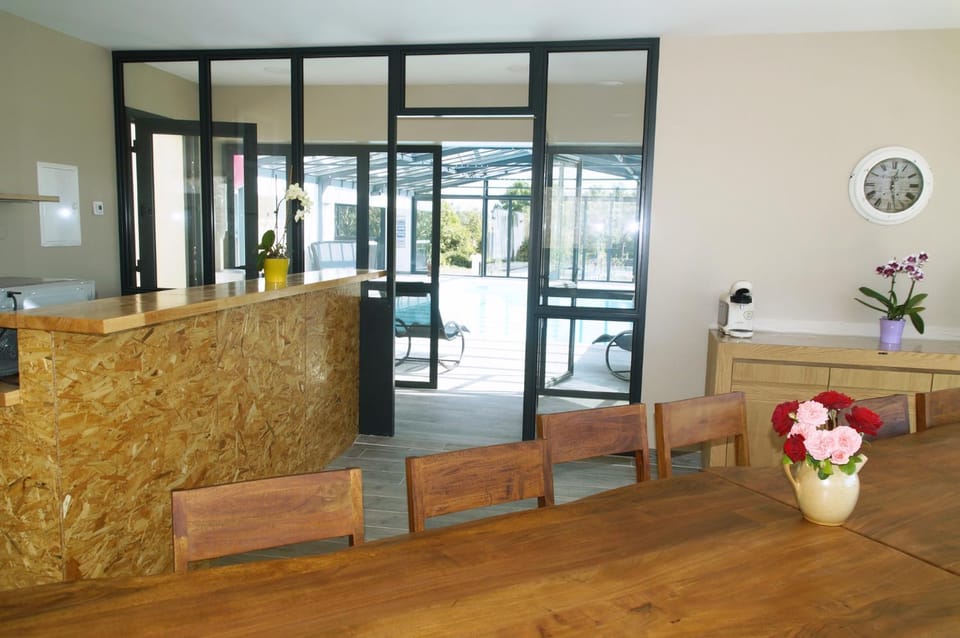 Lounge or bar, Dining area