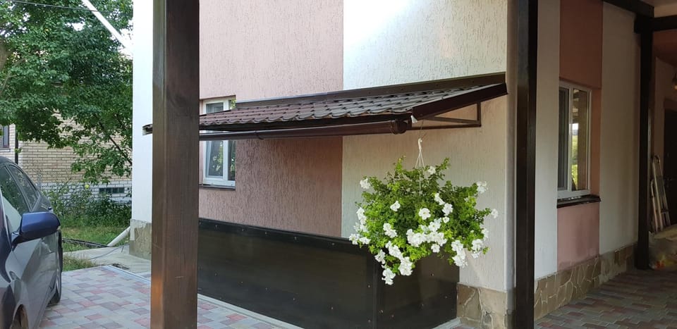 GoraTwins guest house near Boryspil airport Bed and Breakfast in Ukraine
