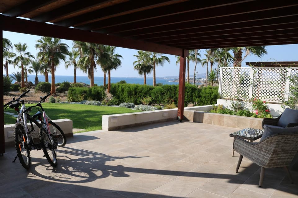 Yulya Villa By Taimoura Villa in Paphos District