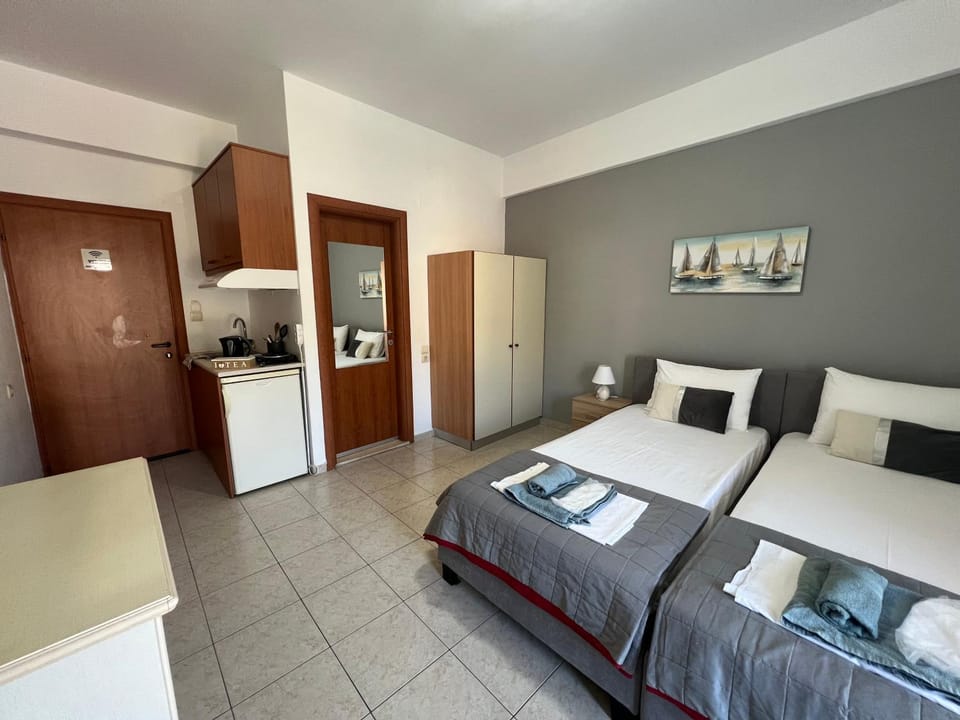 Kitchen or kitchenette, Photo of the whole room, towels, wardrobe