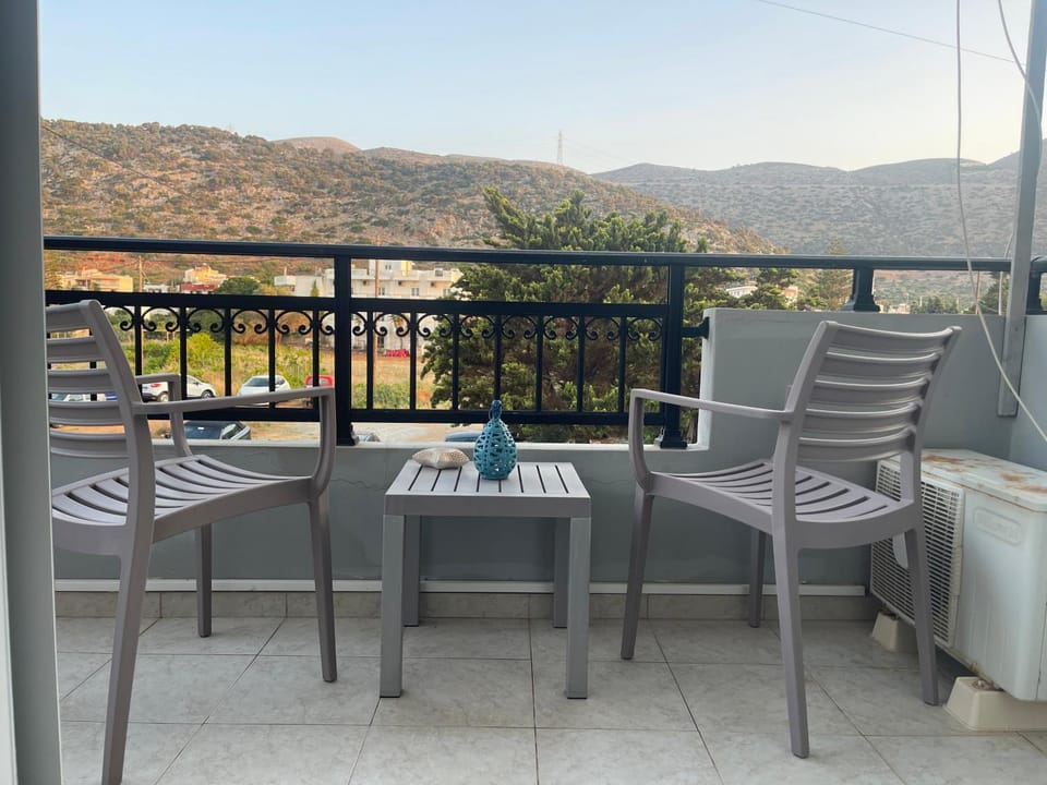 Balcony/Terrace, Seating area, Mountain view