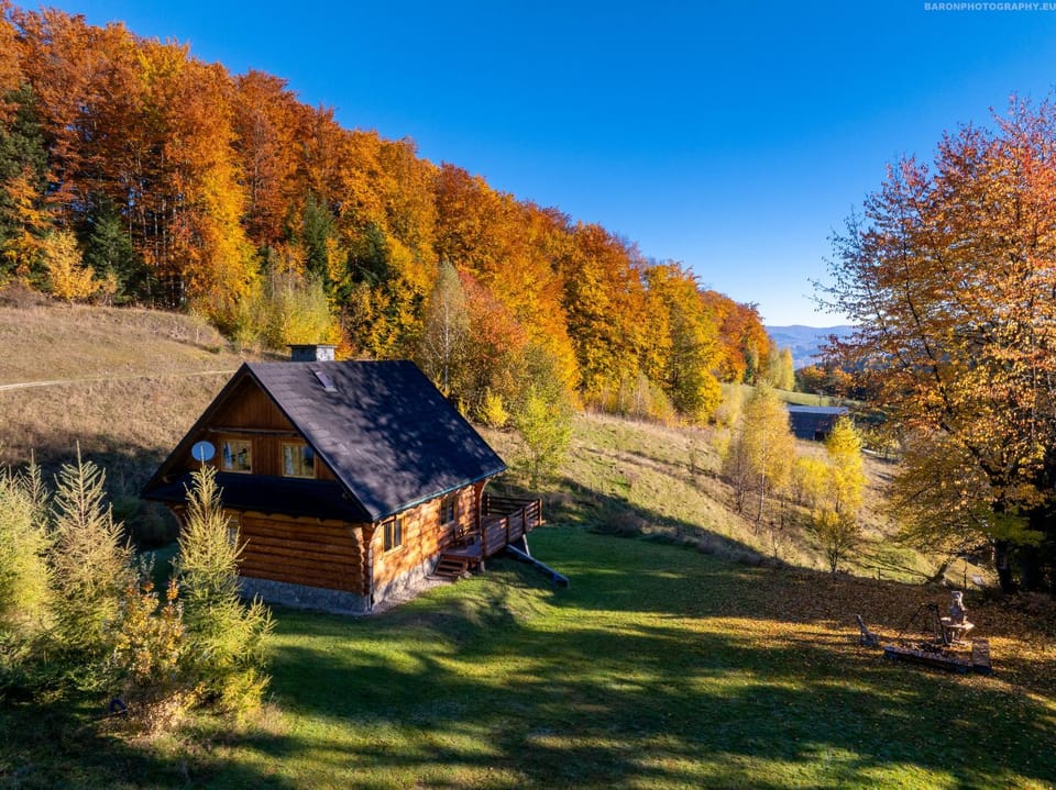 Property building, Spring, Day, Natural landscape, Mountain view