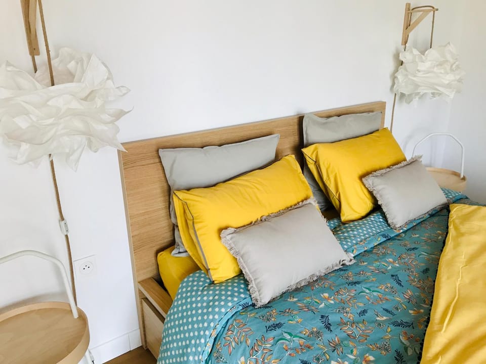 Bed, Bedroom