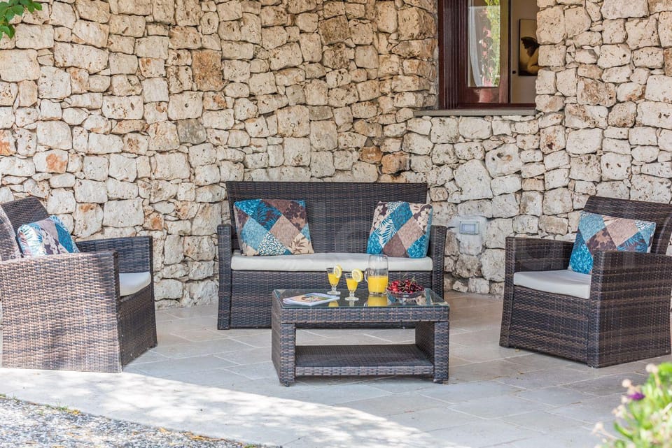 Patio, Decorative detail