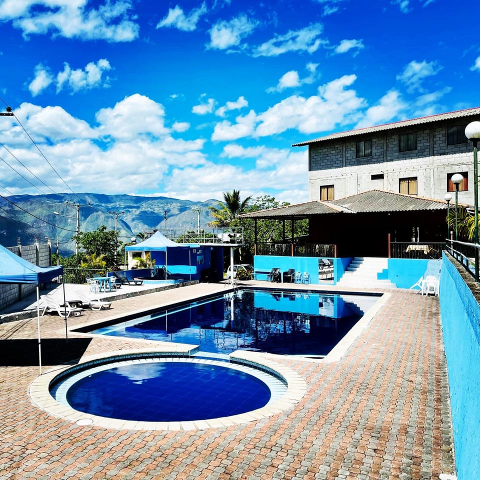 Day, Natural landscape, Mountain view, Pool view, Swimming pool, sunbed