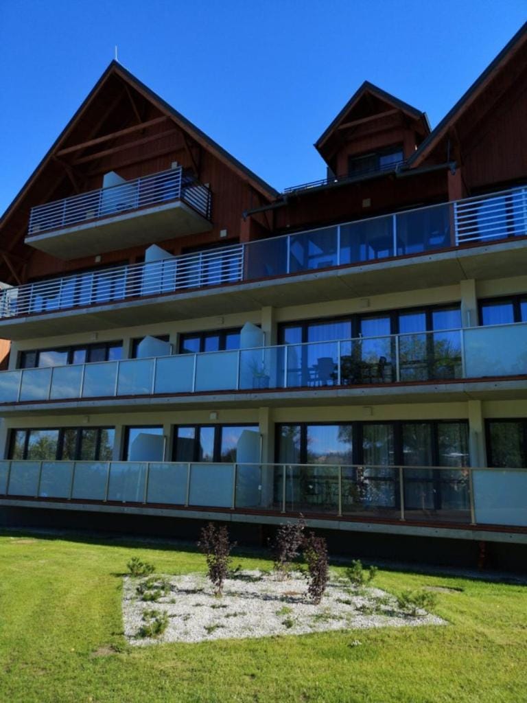 Property building, Garden, Balcony/Terrace, Garden view, Street view, Area and facilities