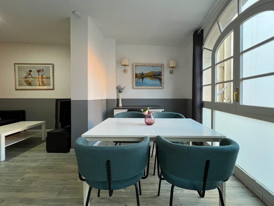 Living room, Dining area