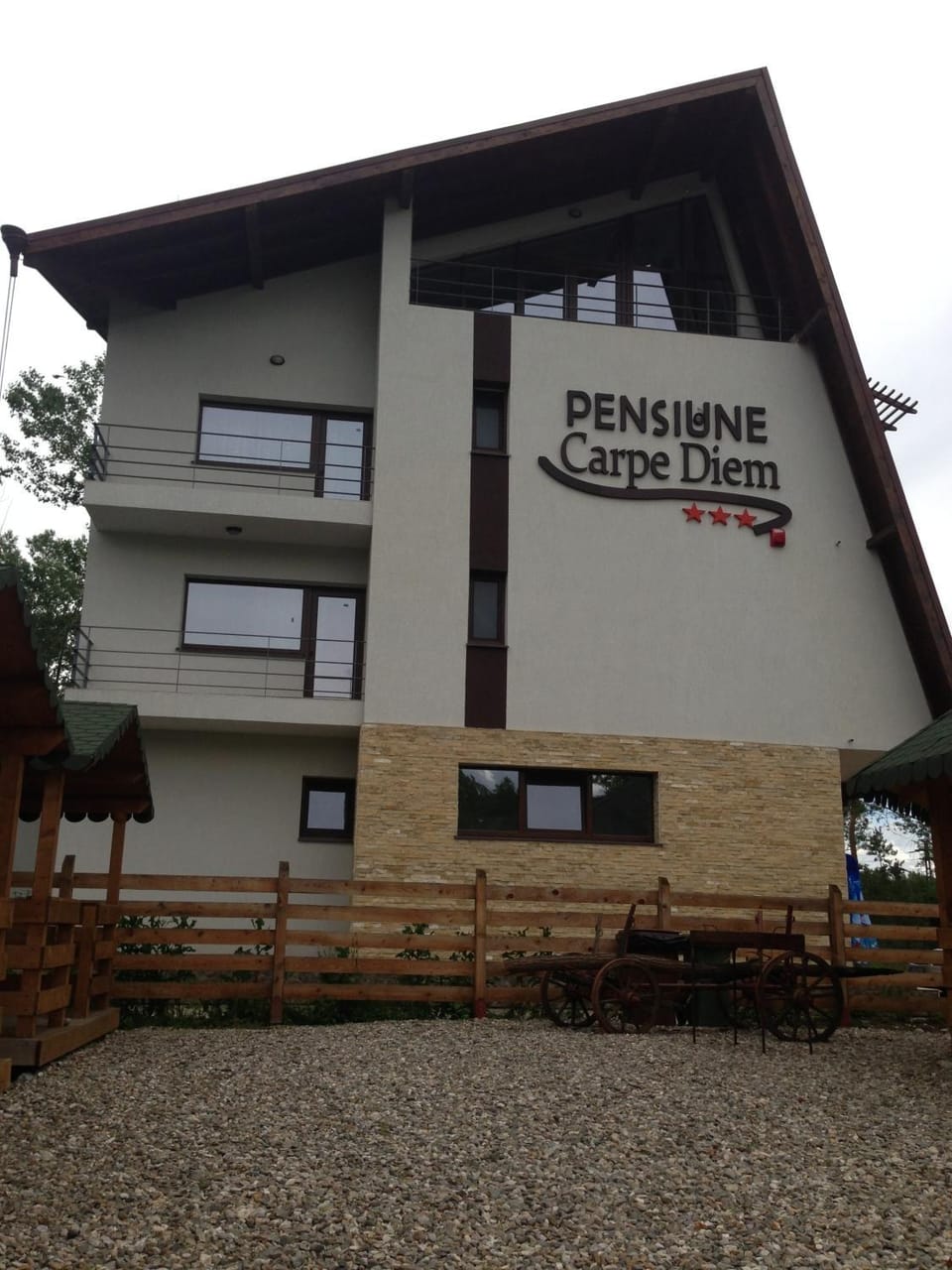 Facade/entrance