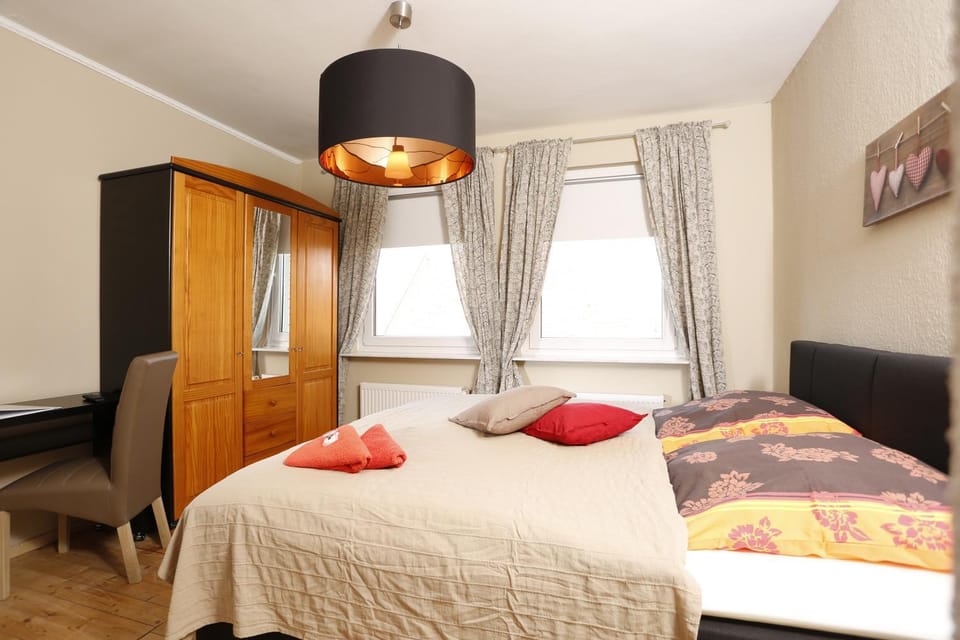 Bed, Photo of the whole room, Decorative detail