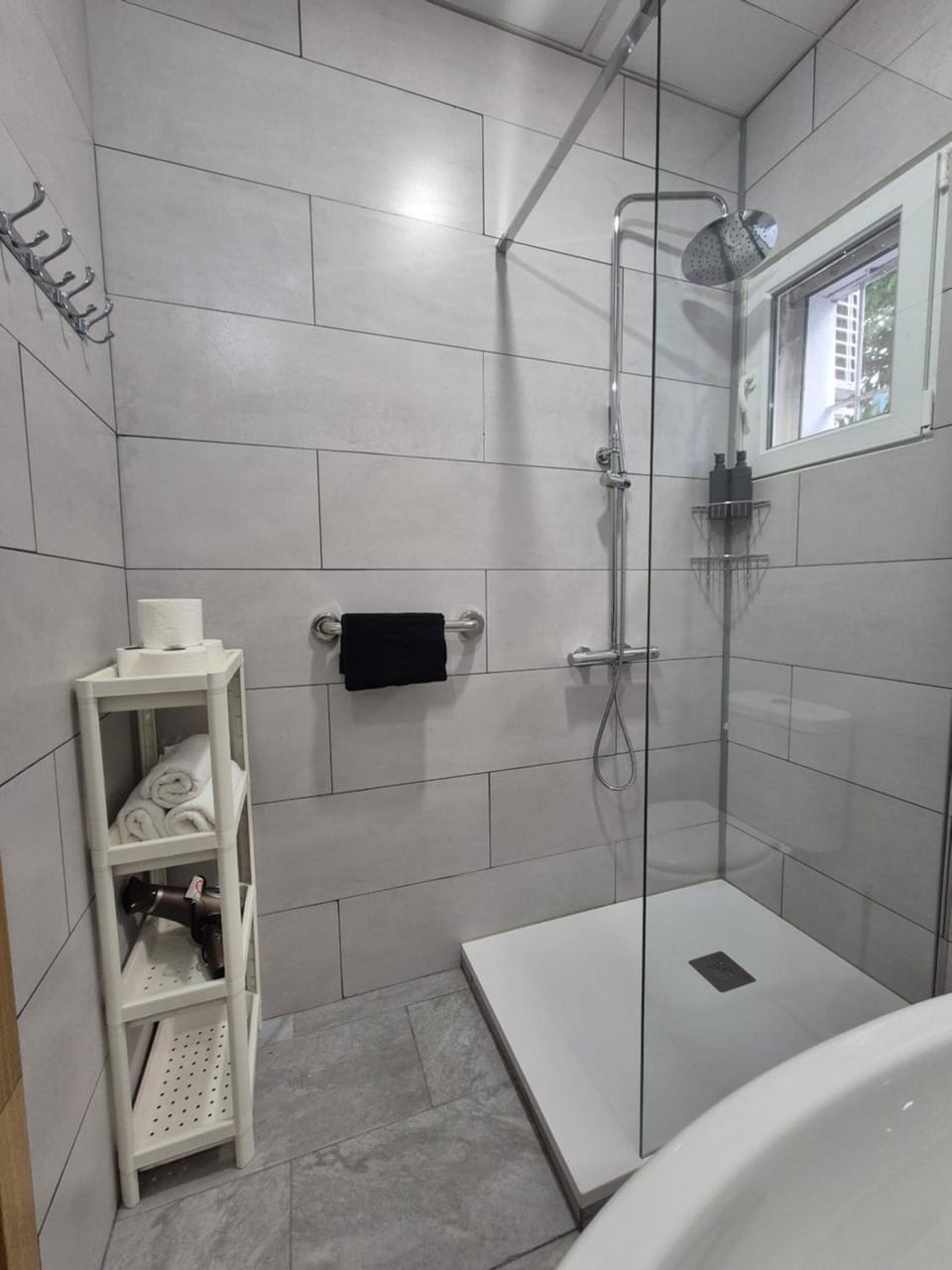 Shower, Bathroom, towels
