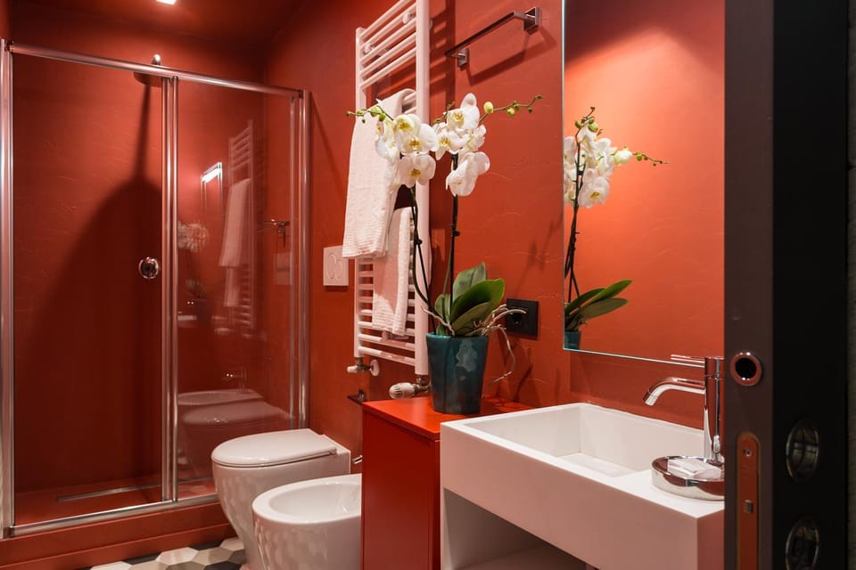 Shower, Toilet, bidet, towels