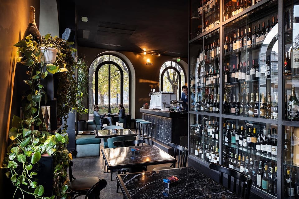 Restaurant/places to eat, Lounge or bar, Food and drinks, Drinks