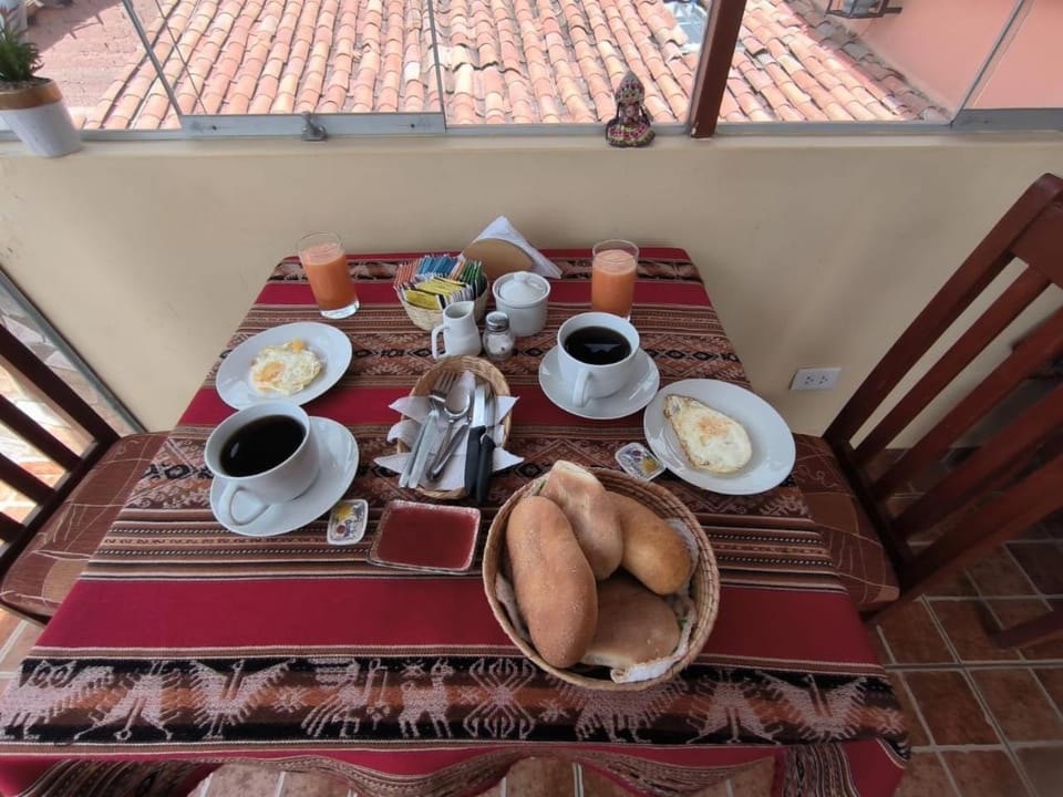 Food and drinks, Food, Breakfast, Continental breakfast