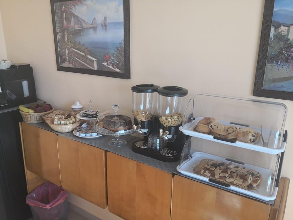 Breakfast, Buffet breakfast