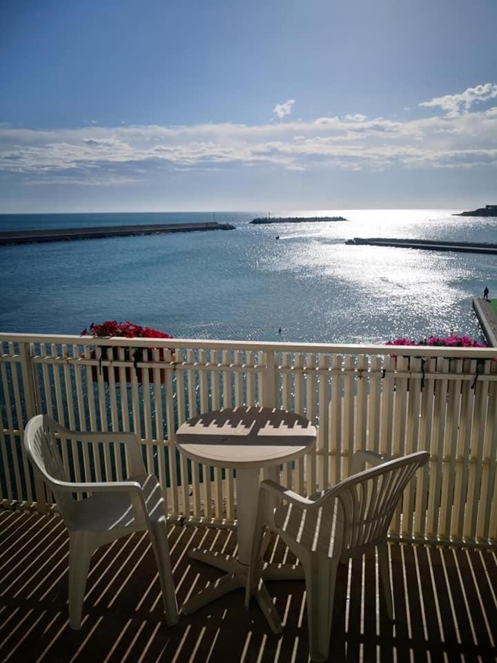 B&B LA BAIA Sea Rooms Bed and Breakfast in Apulia