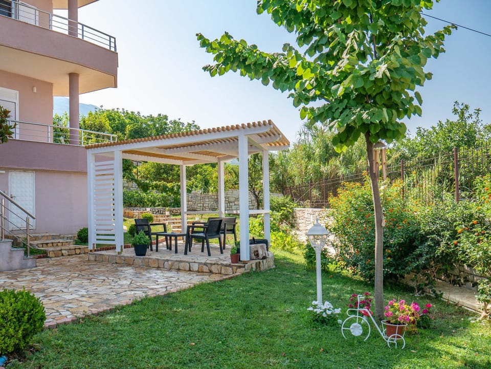 NYC Modern & Spacious Apartament 5 min from seaside Apartment in Vlorë County, Albania