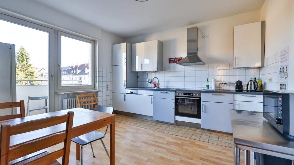 Kitchen or kitchenette, Dining area, dishwasher, oven, stove