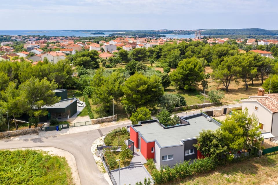 Modern villa Jura with pool near the beach, extra pool heating available Villa in Medulin