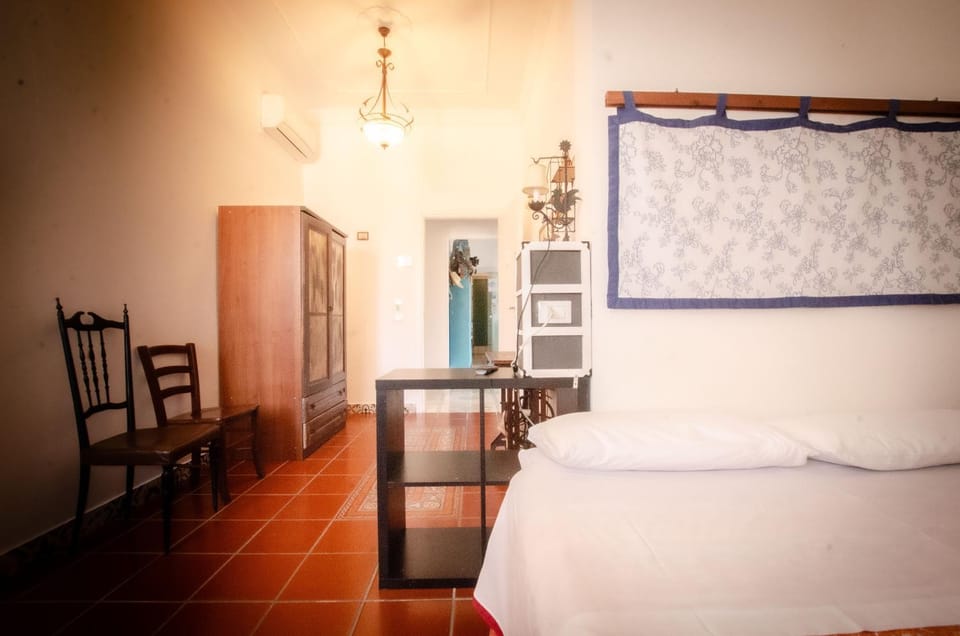 Bed, Bedroom, wardrobe, air conditioner