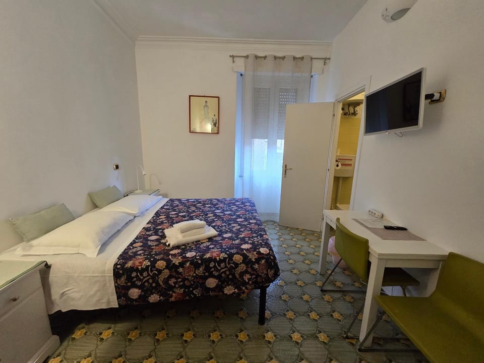 TV and multimedia, Bedroom, air conditioner