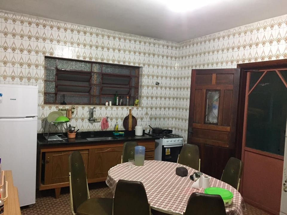 Kitchen or kitchenette, Dining area, minibar, pet friendly, stove