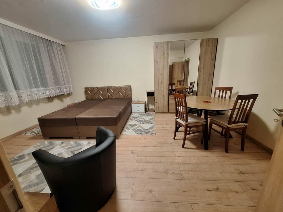 Bed, Living room
