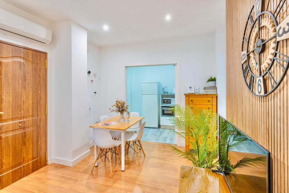 Kitchen or kitchenette, Seating area