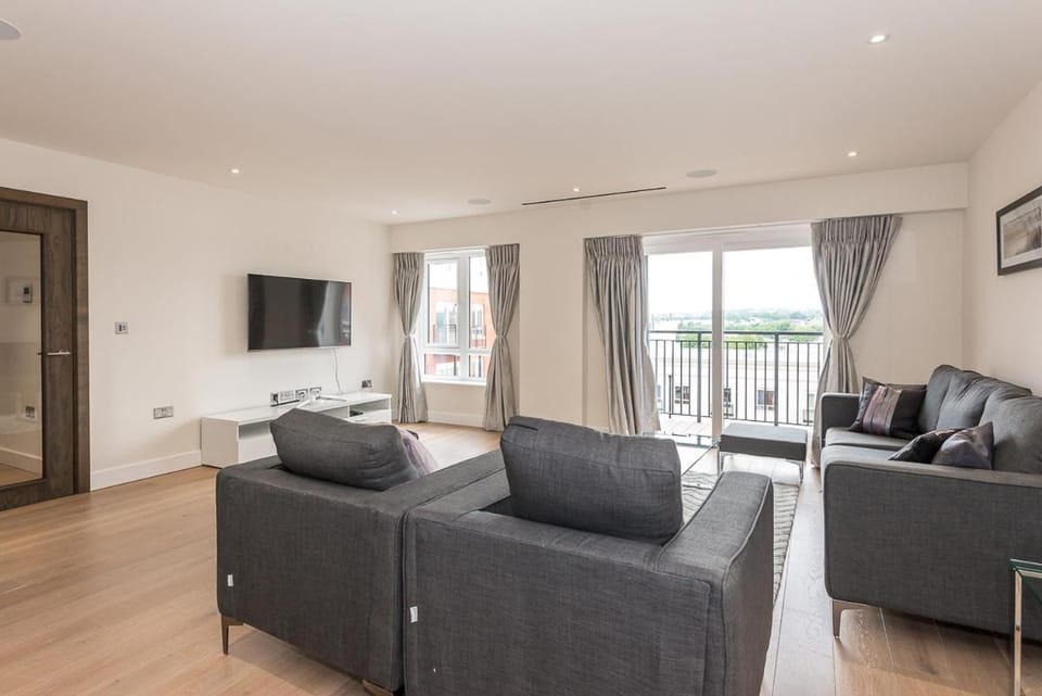 LUXURY 2Bed & 2Bath Apartment Next to London Museum Apartment in Edgware