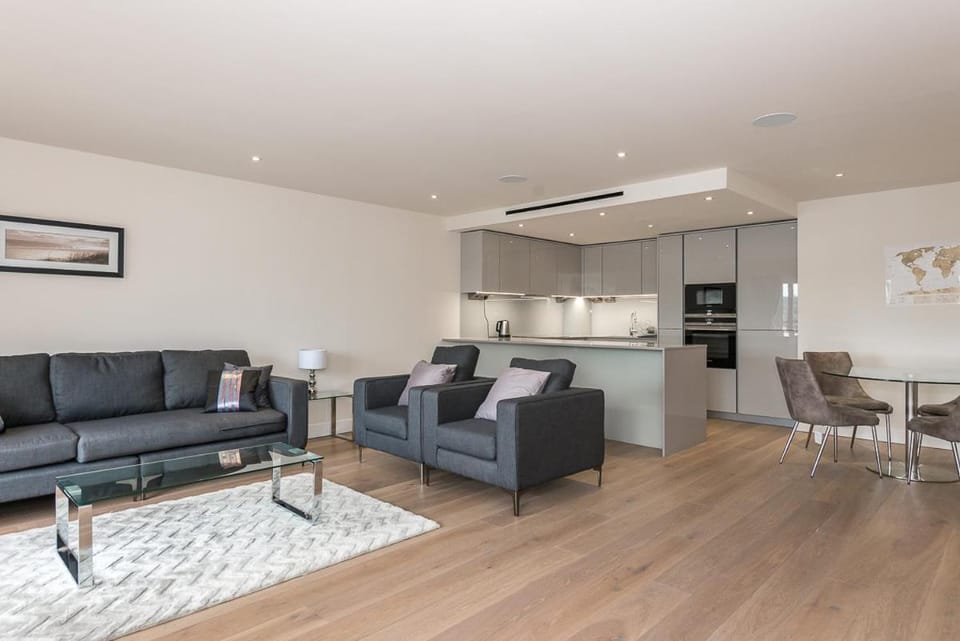 LUXURY 2Bed & 2Bath Apartment Next to London Museum Apartment in Edgware