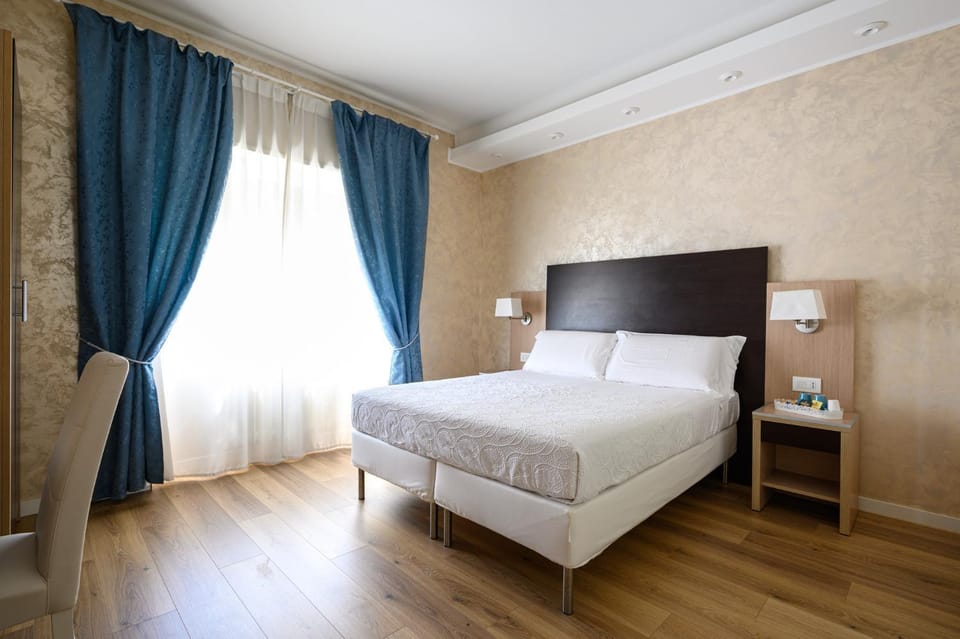 Bed, Photo of the whole room