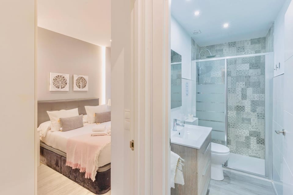 Bathroom, Photo of the whole room