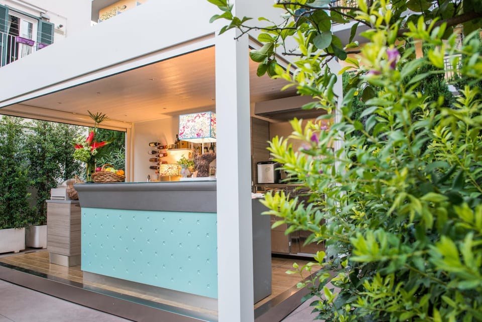 Garden, Lounge or bar