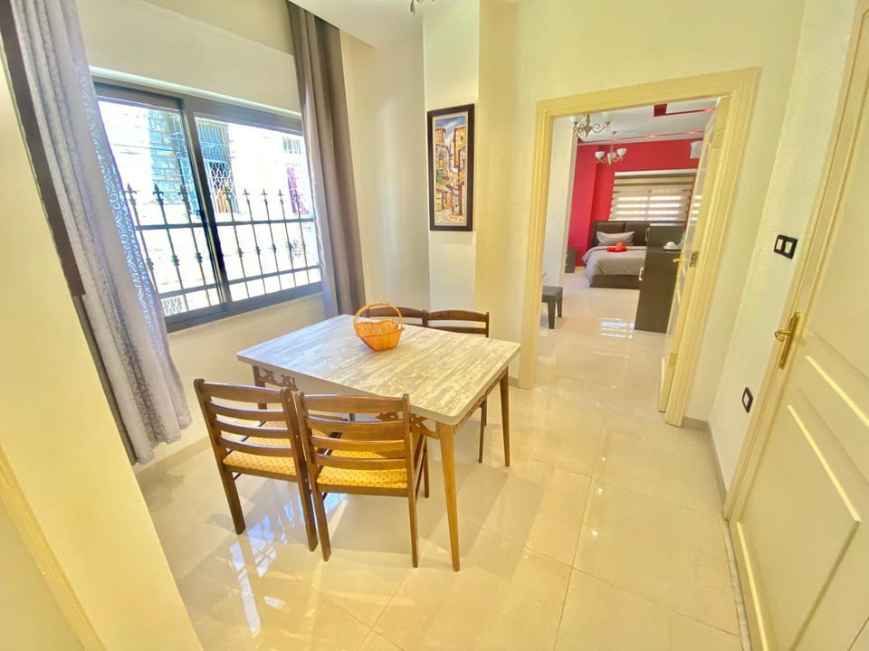 Seating area, Dining area