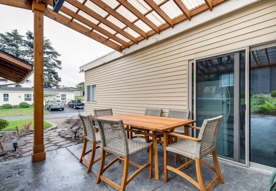 Wecoma Beach Retreat House in Devils Lake