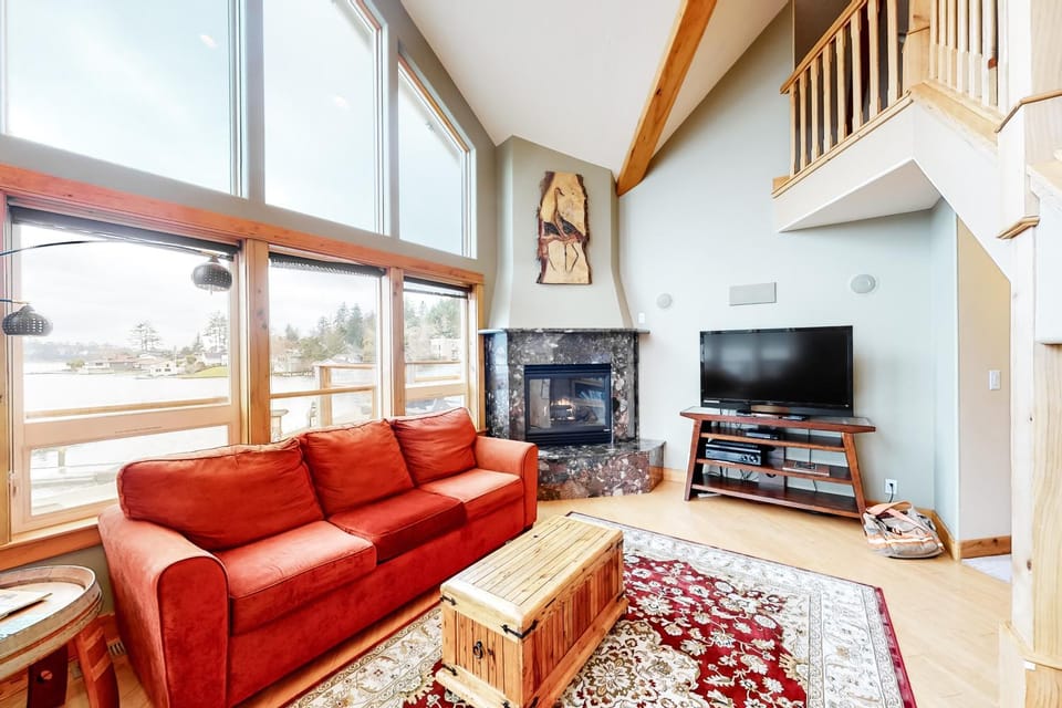 Lucy's Lagoon House in Devils Lake