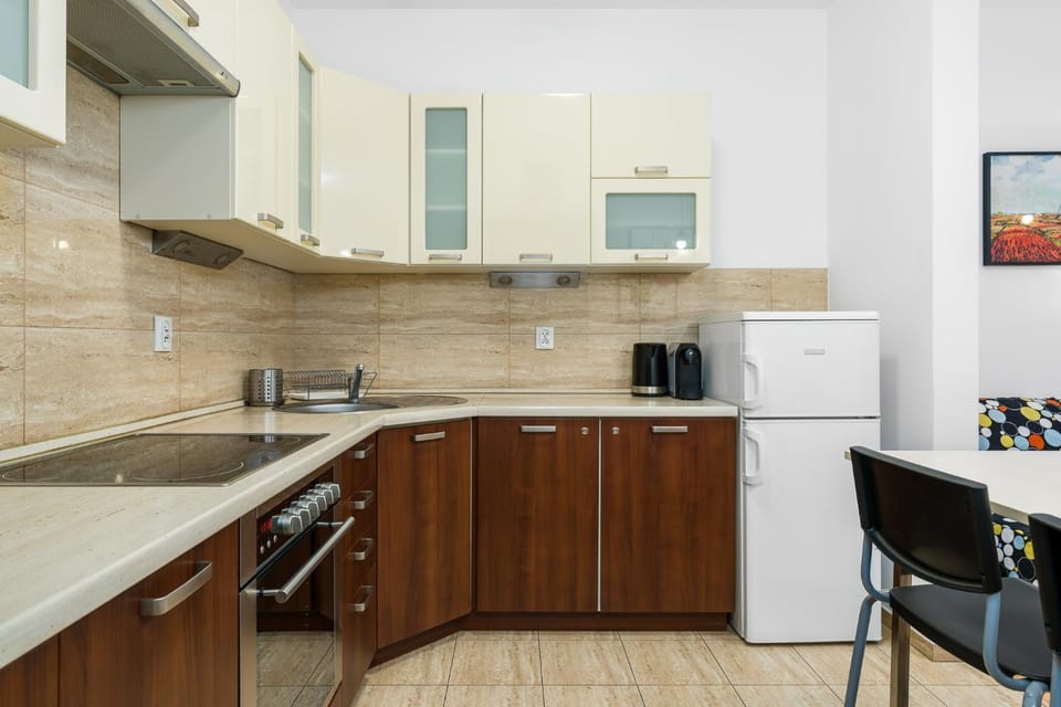 Kitchen or kitchenette, Communal kitchen