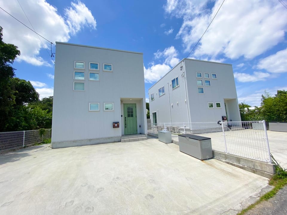 Property building, Facade/entrance