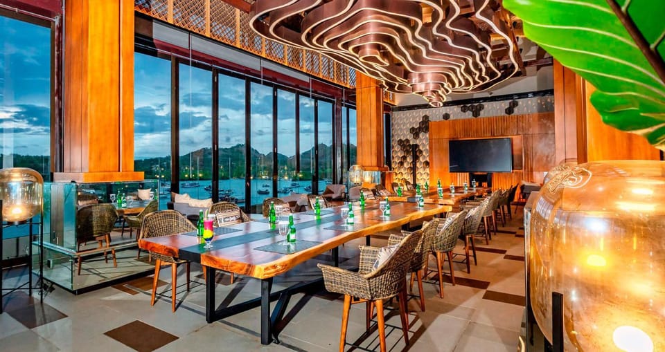 Lounge or bar