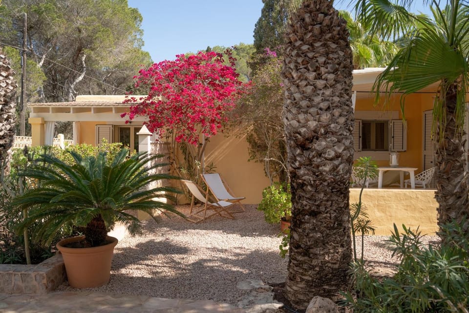 Bungalows Casa Amarilla Apartment in Formentera