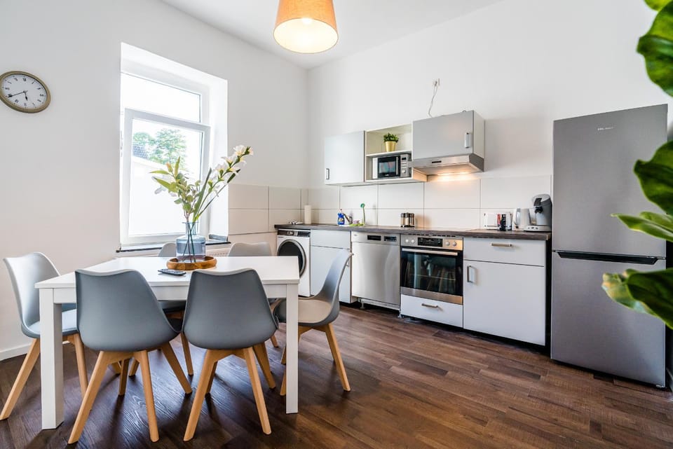 Kitchen or kitchenette, Living room, Dining area