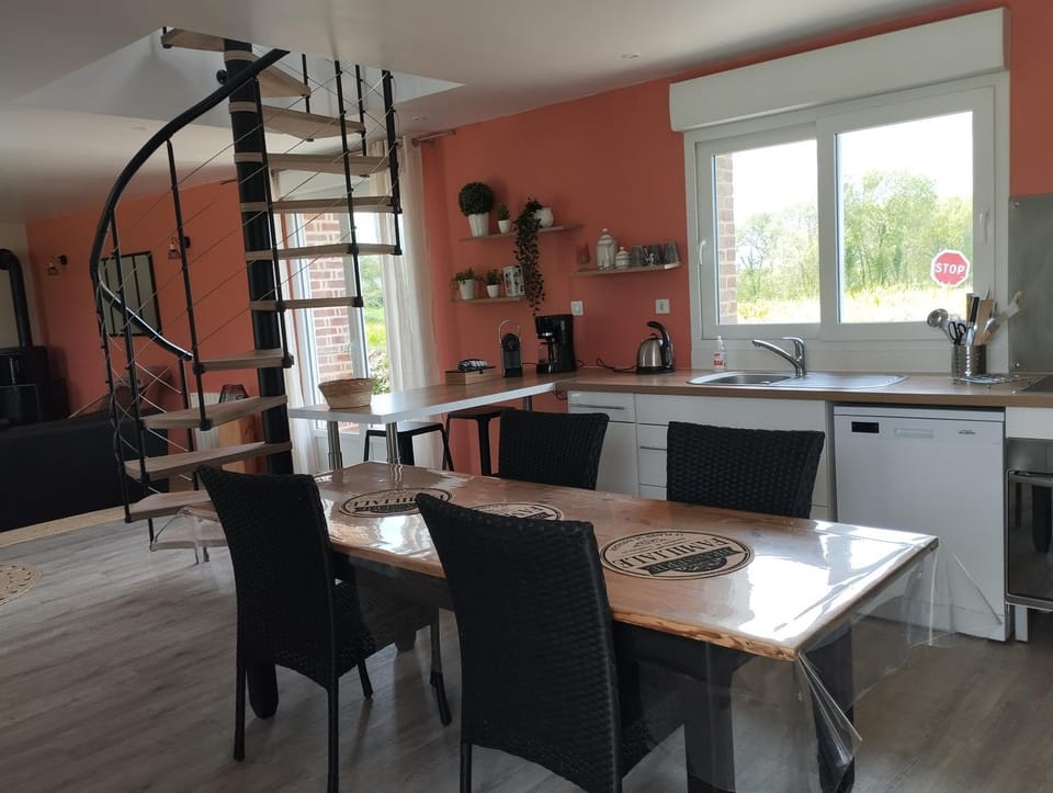 Kitchen or kitchenette, kitchen