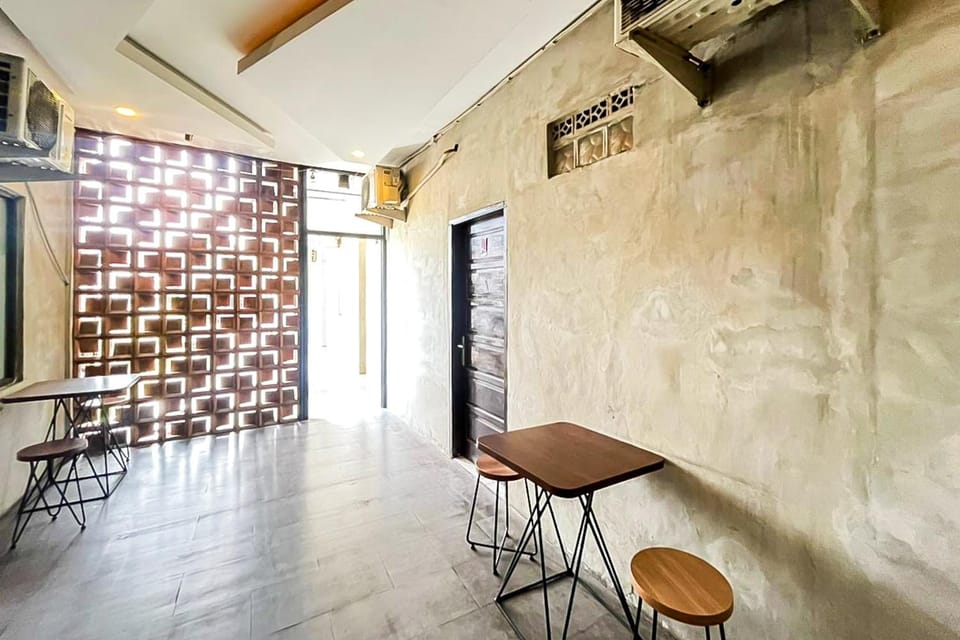 Property building, Breakfast