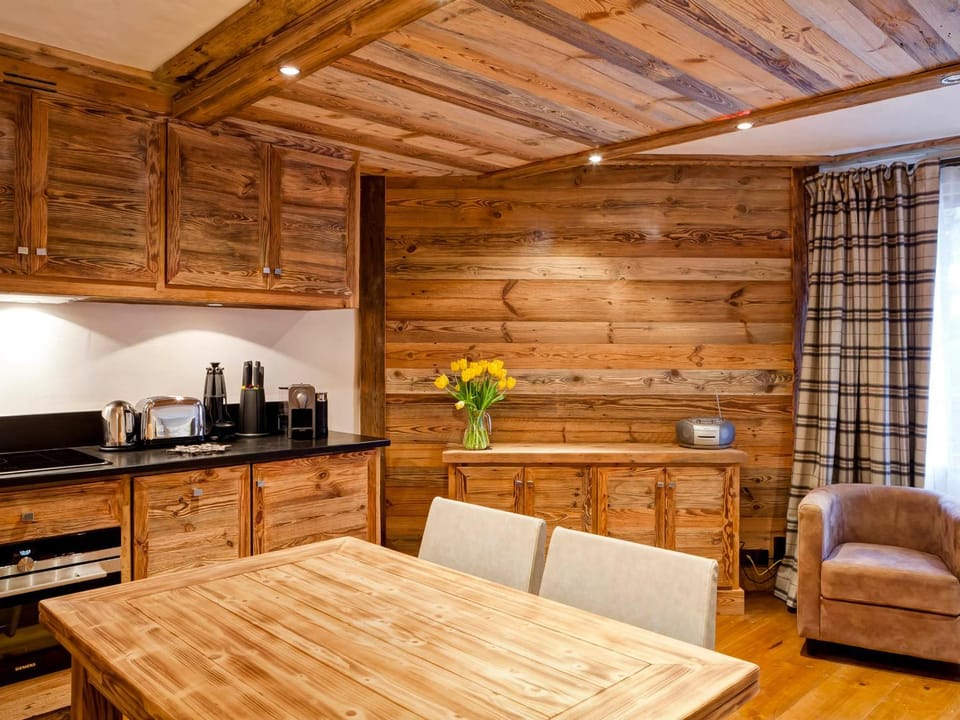 Appartement de Standing au Centre et Bord de Piste - 4 Pers, Parking, WIFI Apartment in Saint-Bon-Tarentaise